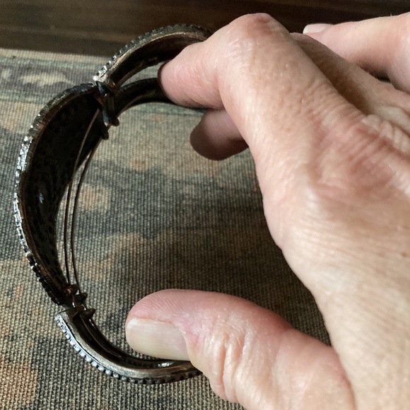 Gorgeous brass tone and rhinestone clamper bracelet - Picture 4 of 5